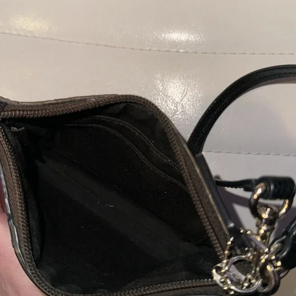 COACH CORNER ZIP WRISTLET IN SIGNATURE COATED CANVAS WITH LEATHER - Picture 6 of 6